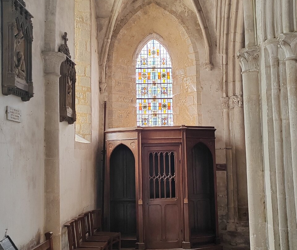 Sainte-Mere-Eglise Church-Sainte-Mere-Eglise必去景点