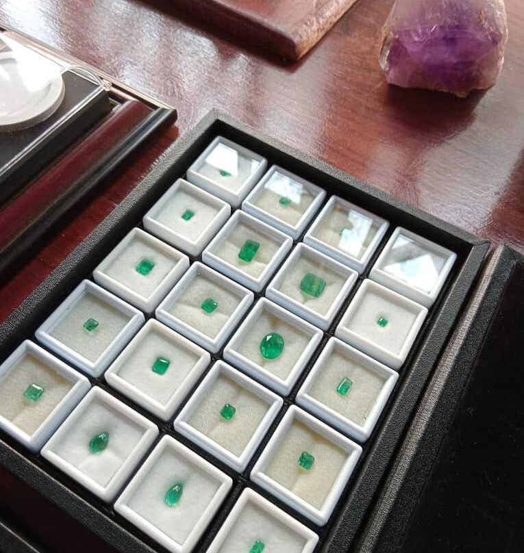 Zamrock Gems And Crafts-李文斯顿必去景点