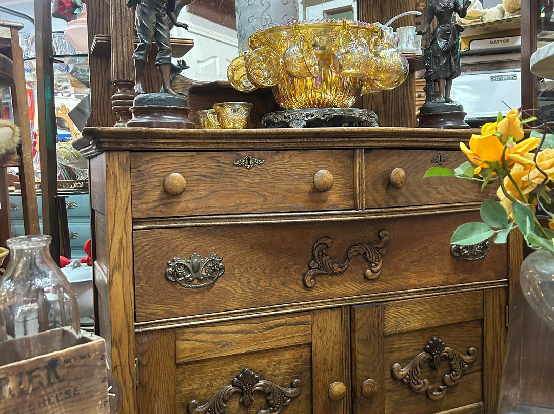 RoadRunner Antiques & More-Conway必去景点