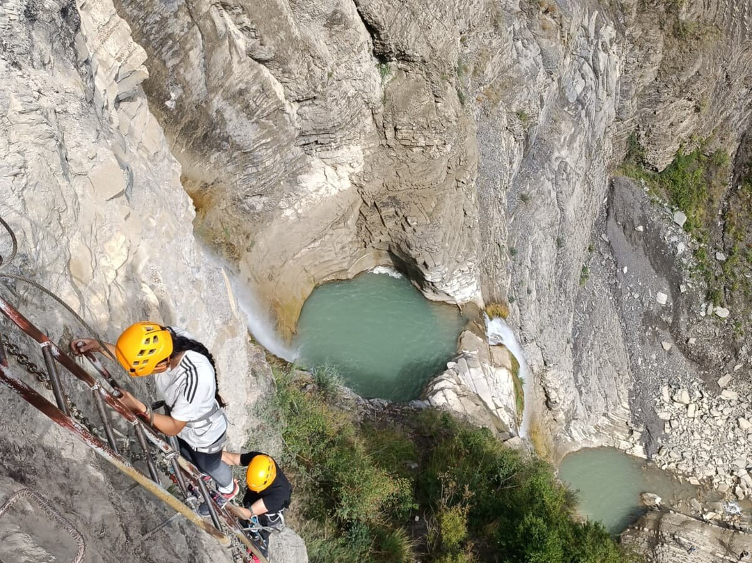 R1 Aventuras - Deportes de Aventura, Barranquismo y Esquí en Pirineos-Villanua必去景点