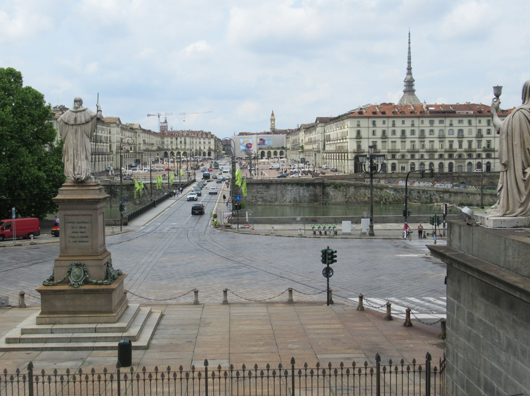 Piazza Vittorio Veneto-都灵必去景点