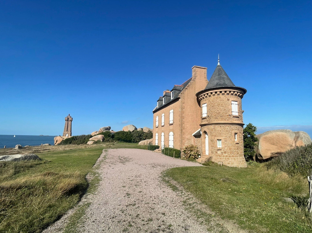 Ploumanac'h LIghthouse-Ploumanac'h必去景点