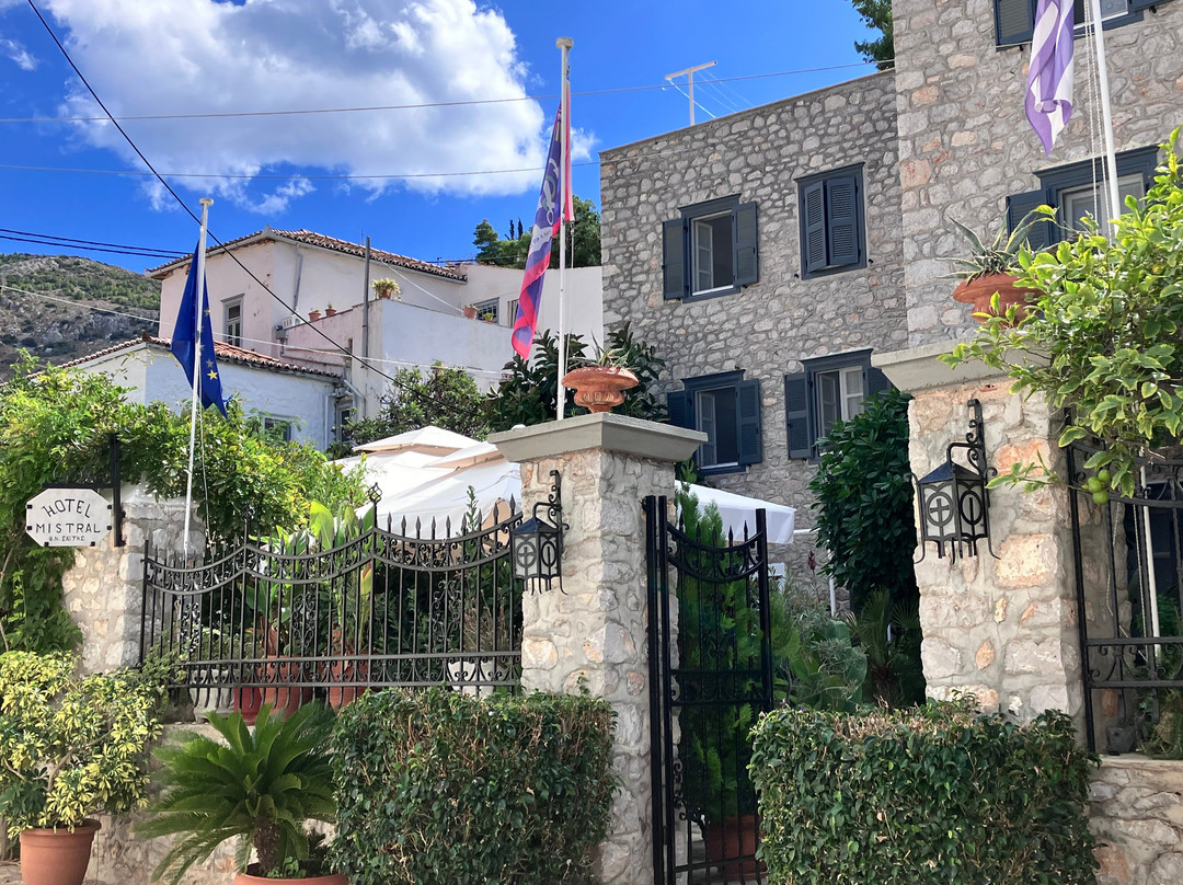 米斯托尔酒店主图