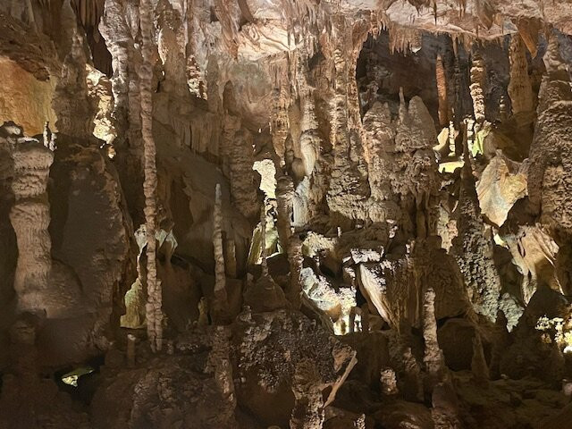 Grutas de Santo Antonio-Alvados必去景点