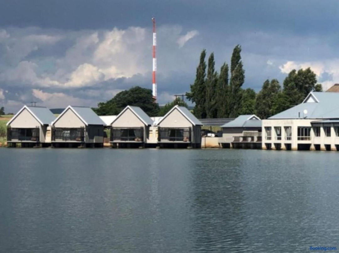 Millys Restaurant And Chalets