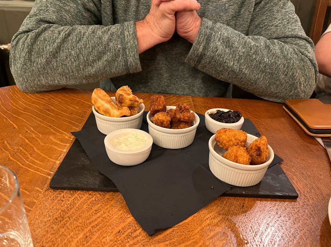 The White Horse Hotel主图