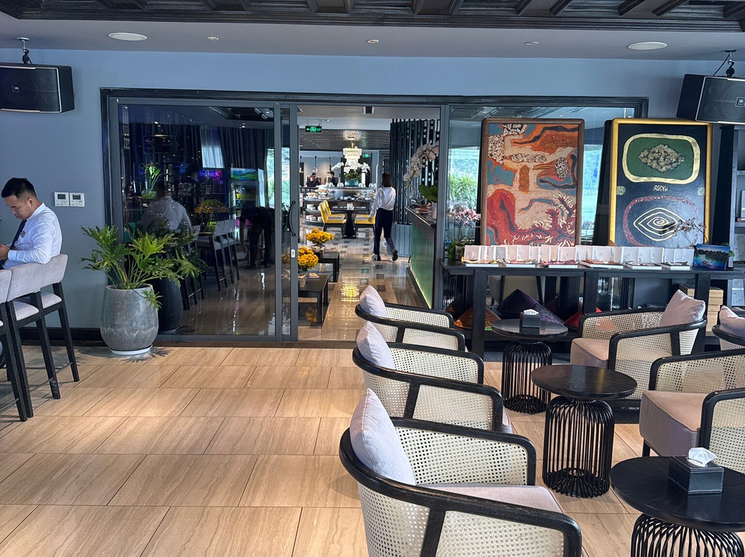 Elite of the Seas-下龙湾必去景点