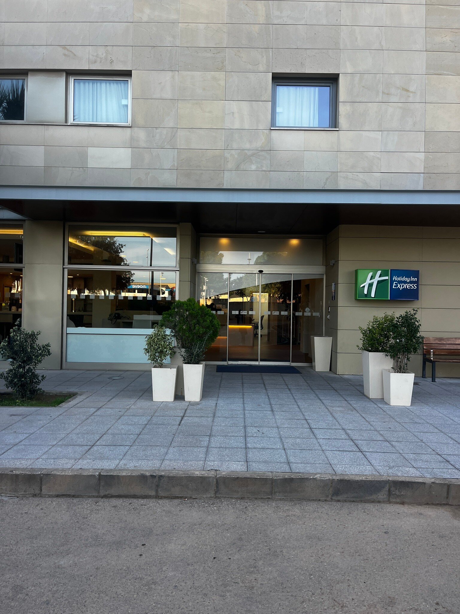 瓦伦西亚博内尔快捷假日酒店-官方