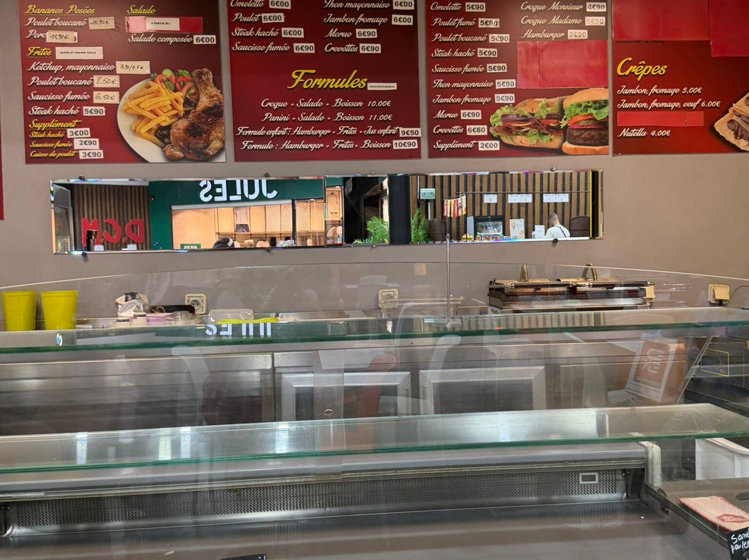 Centre Commercial Family Plaza-Matoury必去景点