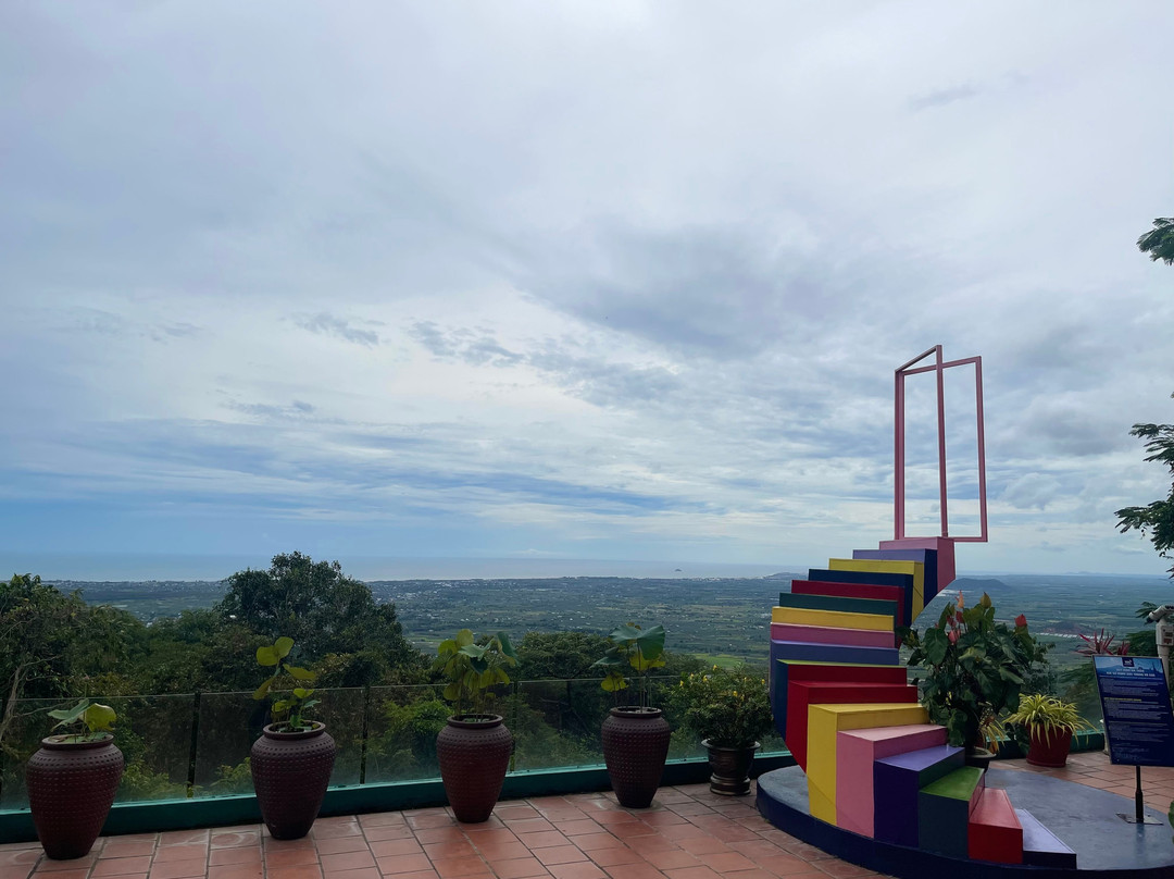 TTC World - Tà Cú-Thi Tran Thuan Nam必去景点