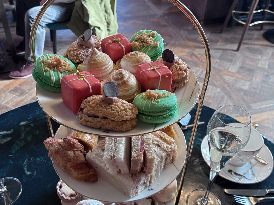 Manor House Lindley主图