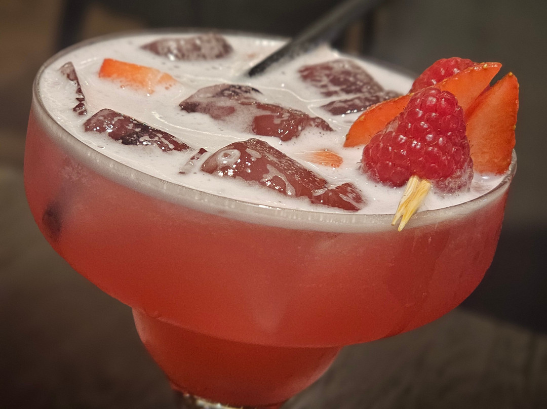 The Tudor Hotel Airdrie主图