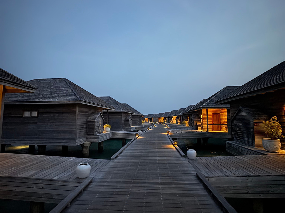 胡拉瓦尔西岛度假村主图