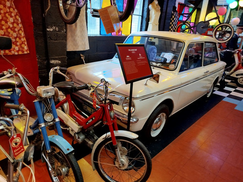 科茨沃尔德汽车博物馆-水上伯顿必去景点