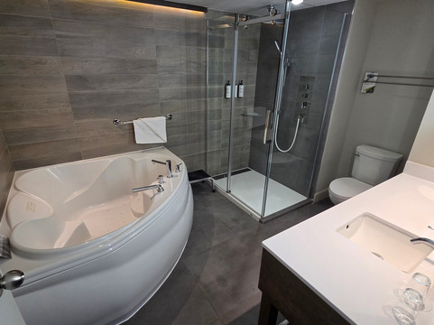 诺曼丁套房酒店主图