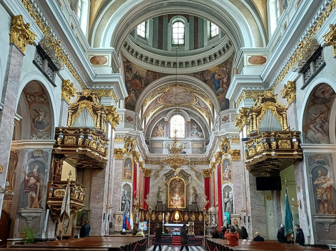 圣尼古拉斯大教堂（Stolnica Sv. Nikolaja）-卢布尔雅那必去景点