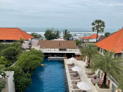 财富套房酒店-泳池