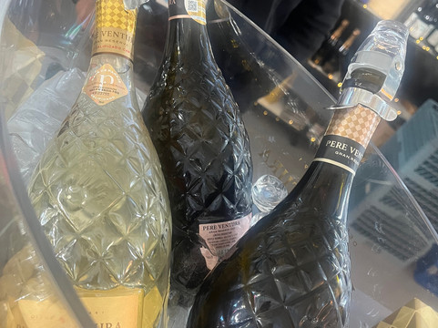 Pere Ventura Cava-桑特萨杜尔尼达诺亚必去景点