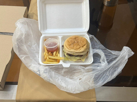 卡拉扬度假俱乐部主图