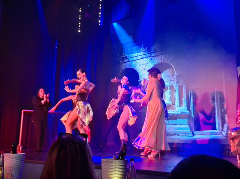 Cabaret L'Etoile Bleue-马赛必去景点