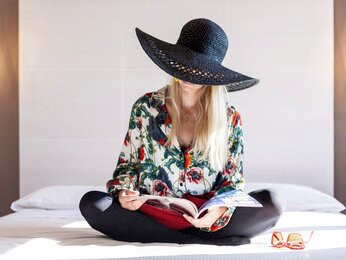 宜必思尚品特拉尼酒店主图