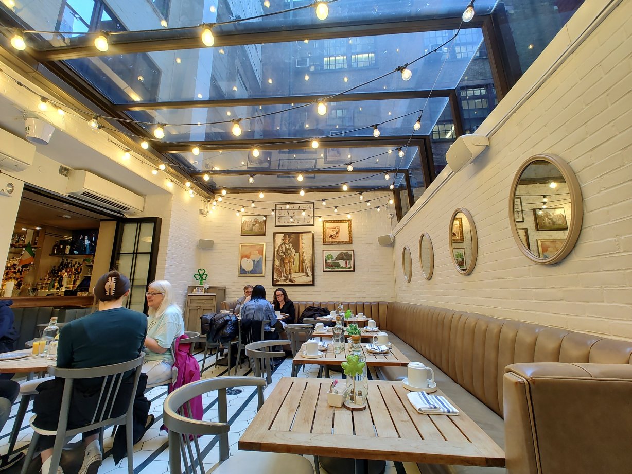 梅瑞恩联排酒店和酒馆-餐饮