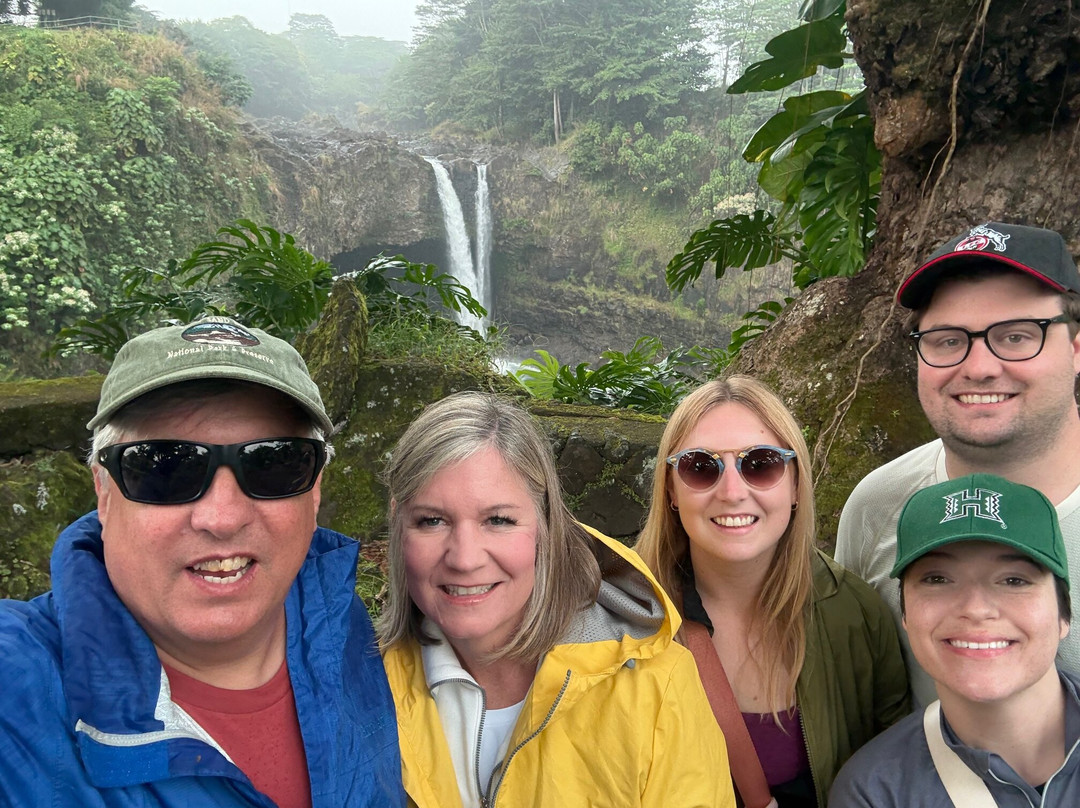 彩虹瀑布-希洛必去景点