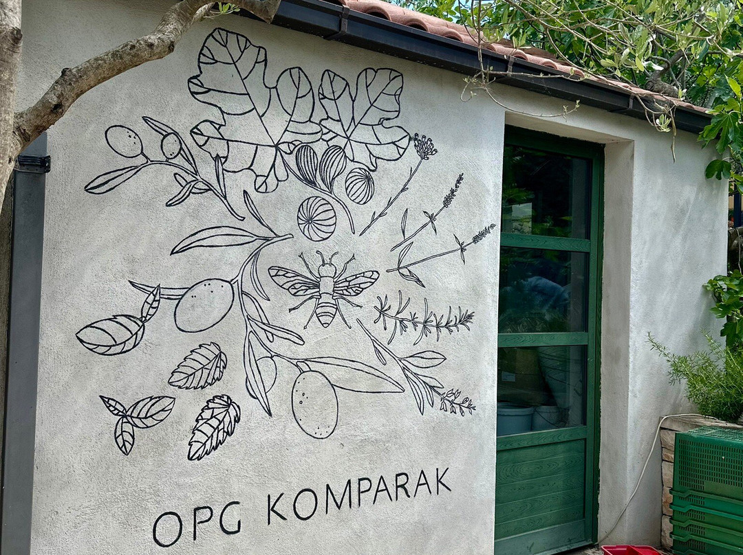 OPG Komparak-科尔丘拉镇必去景点