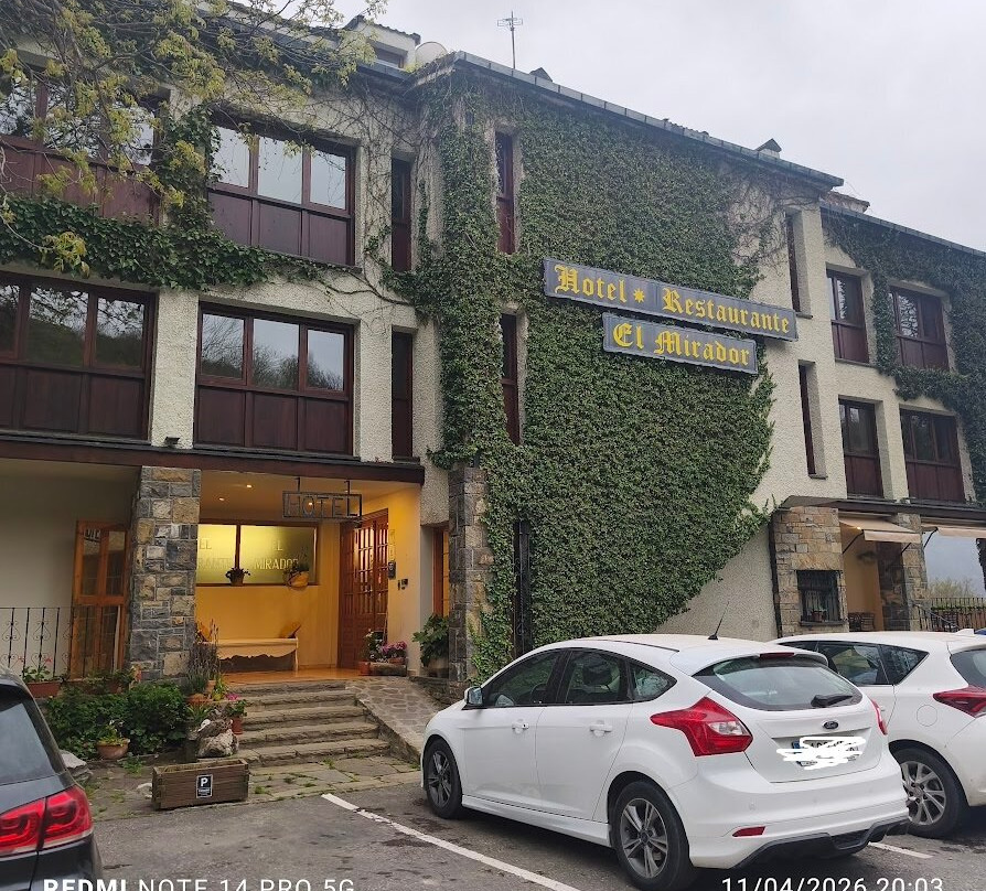 埃尔米拉多酒店主图
