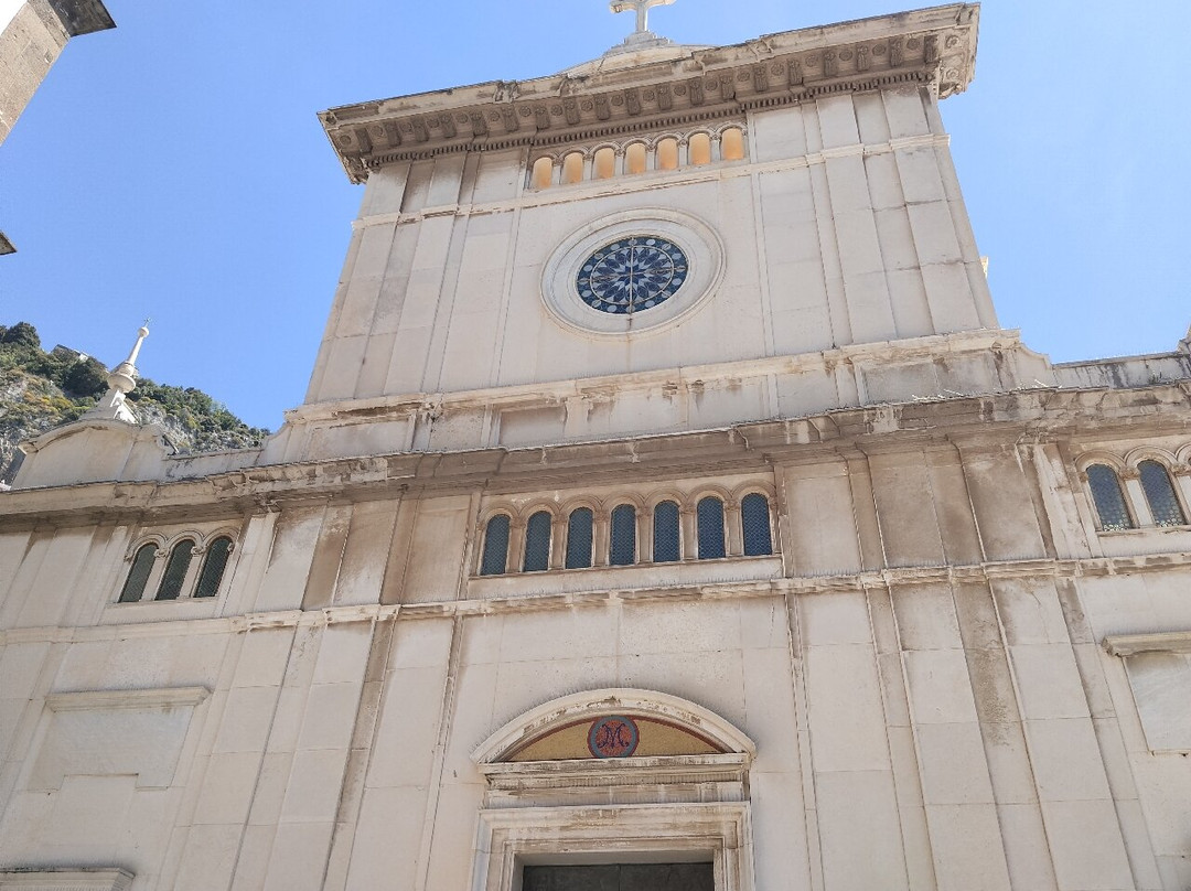 Chiesa di Santa Maria Assunta e Cripta Medievale-波西塔诺必去景点