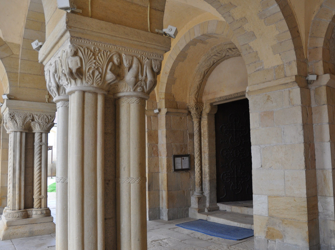 Basilique du Sacré-Coeur-Paray Le Monial必去景点