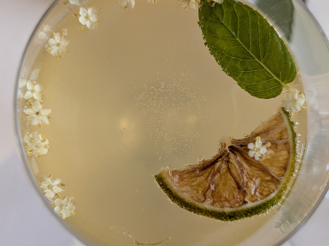 奥利尼城堡酒店主图
