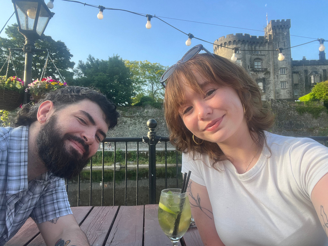 基尔肯尼河庭苑酒店主图