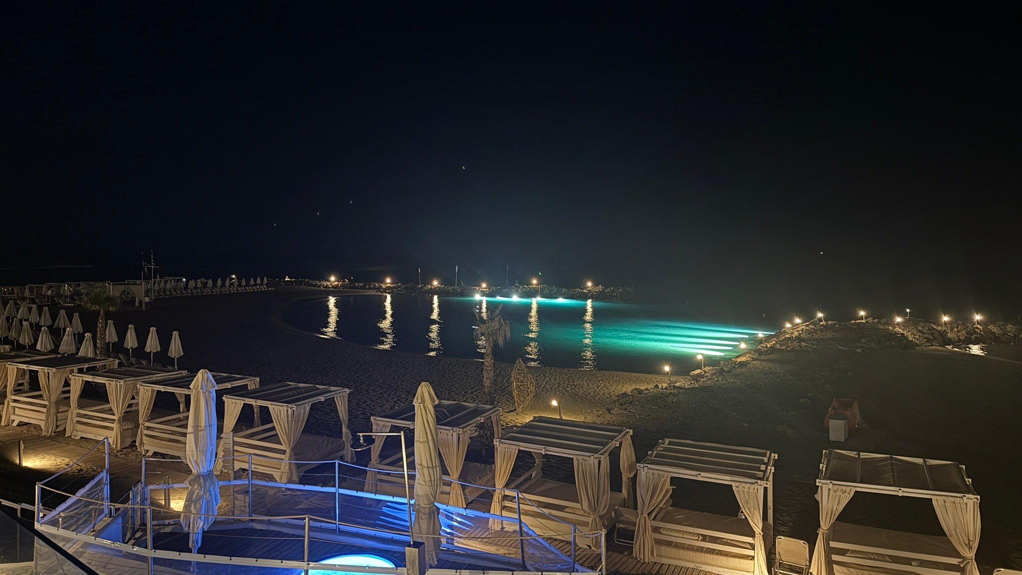 克诺索斯海滩平房套房水疗度假村-旅行者