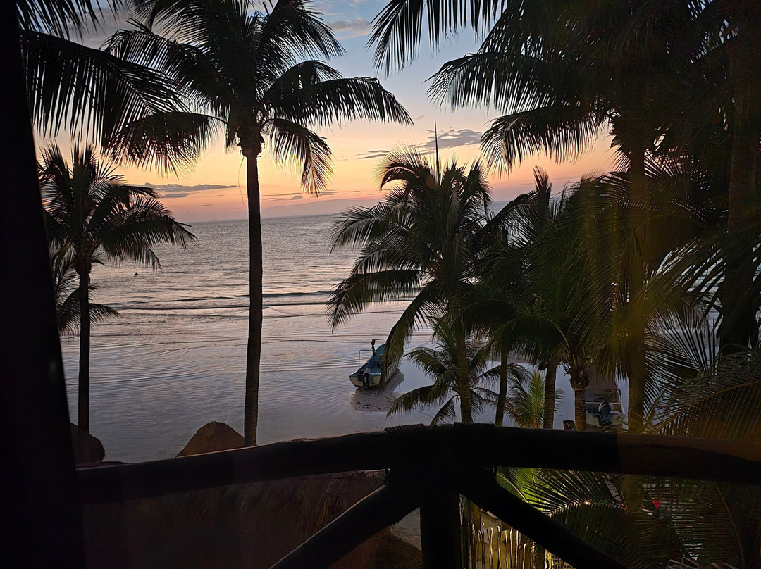 Beachfront Hotel La Palapa主图