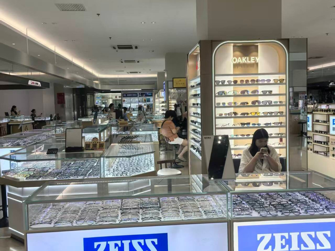 国际眼镜城-上海市必去景点