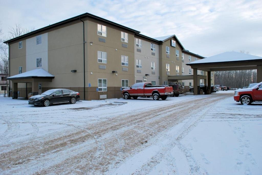 烟湖酒店住宿-Paradise Inn & Suites Redwater