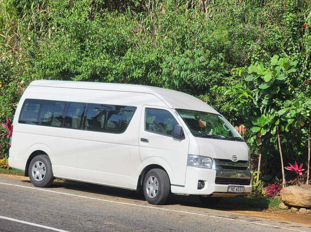 Senevi Cab & Tours
