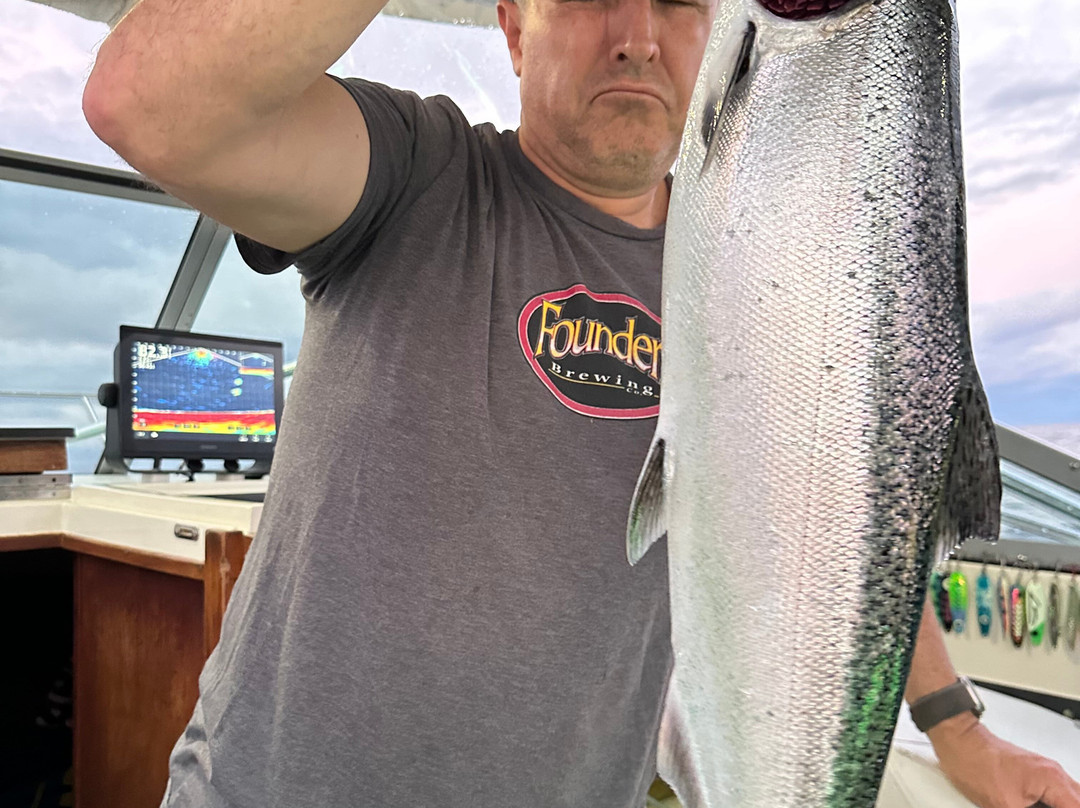Reel’n Hooks Charter Fishing-南黑文必去景点