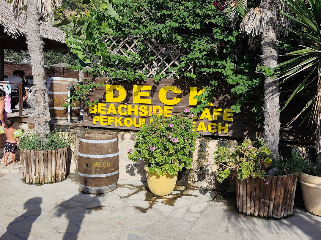 Pefkoulia Beach-Tsoukaladhes必去景点