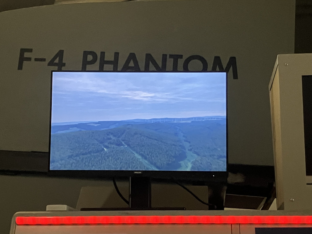 Aerospace Experience Flight Simulators-彼得伯勒必去景点