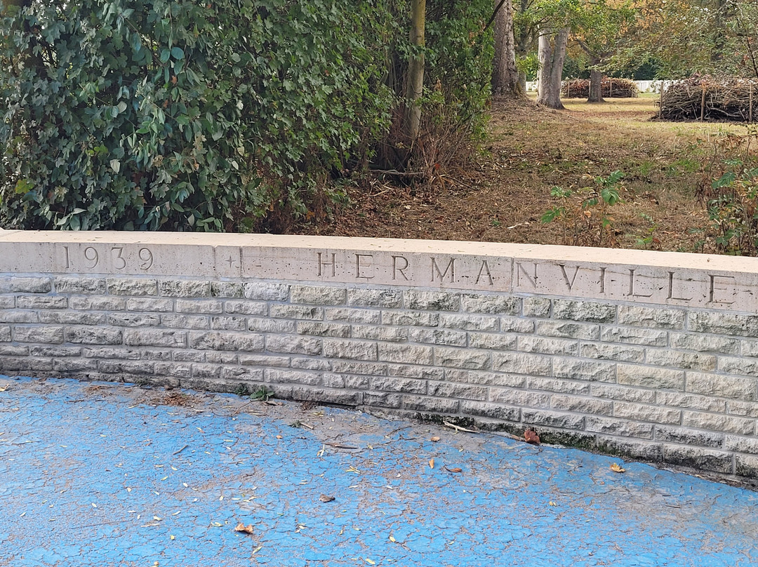 Hermanville War Cemetery-Hermanville-sur-mer必去景点