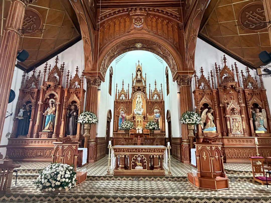 Iglesia de Nuestra Señora del Carmen-Guatape必去景点