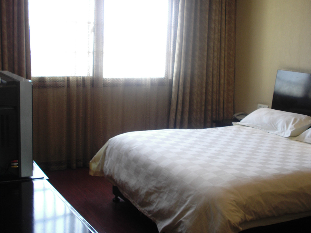 莱茵堡大酒店主图