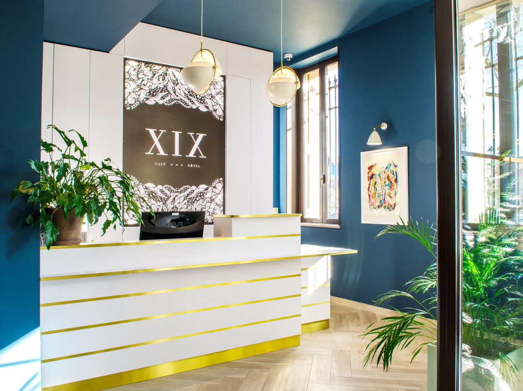 贝济耶酒店住宿-Hôtel Café Xix***