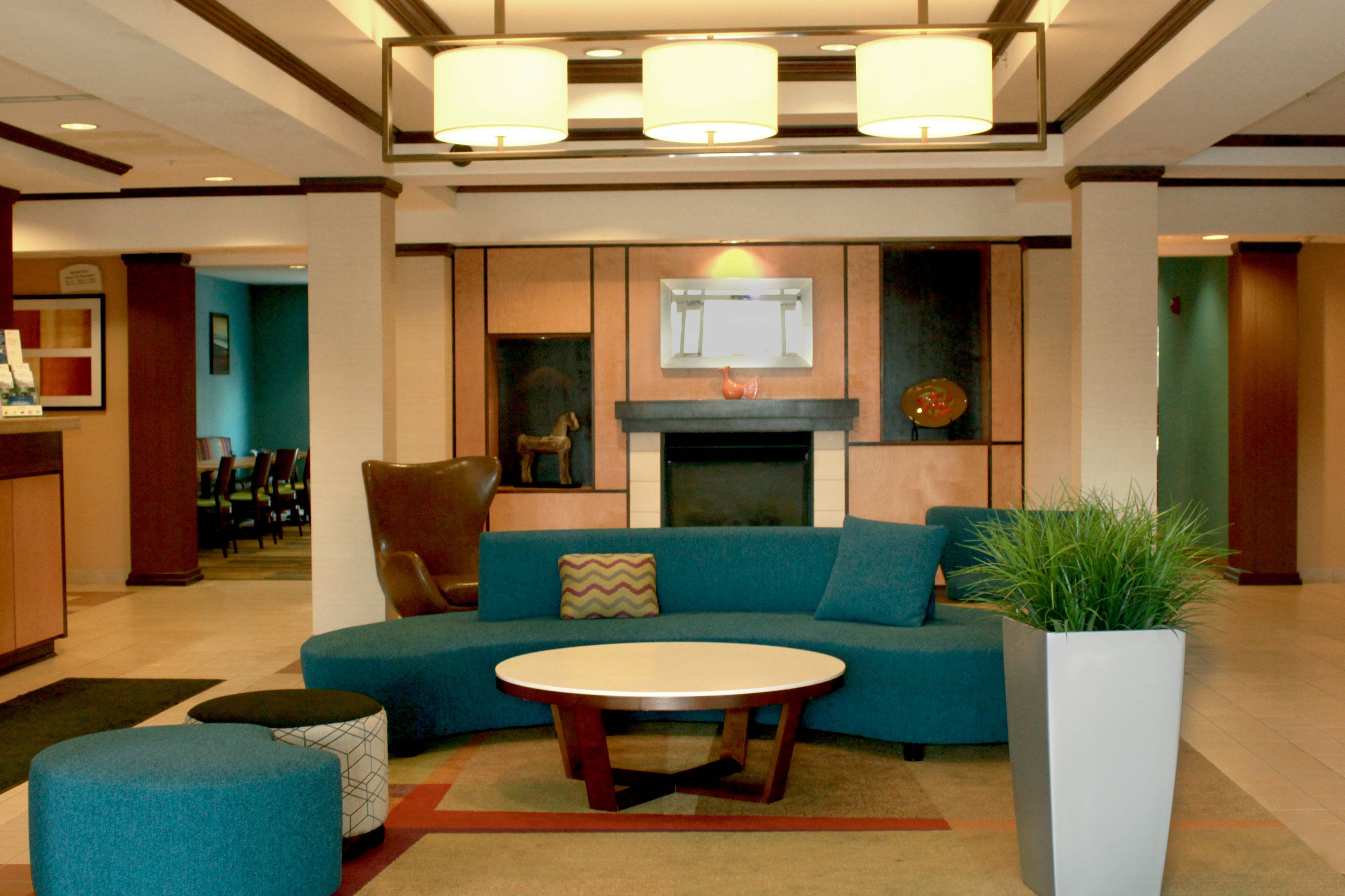 Fairfield Inn & Suites Fairmont-官方