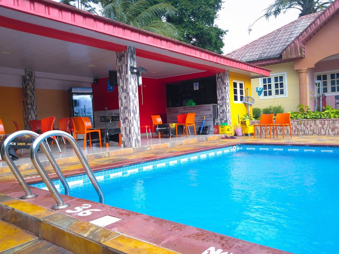Beneville Hotel & Apartment