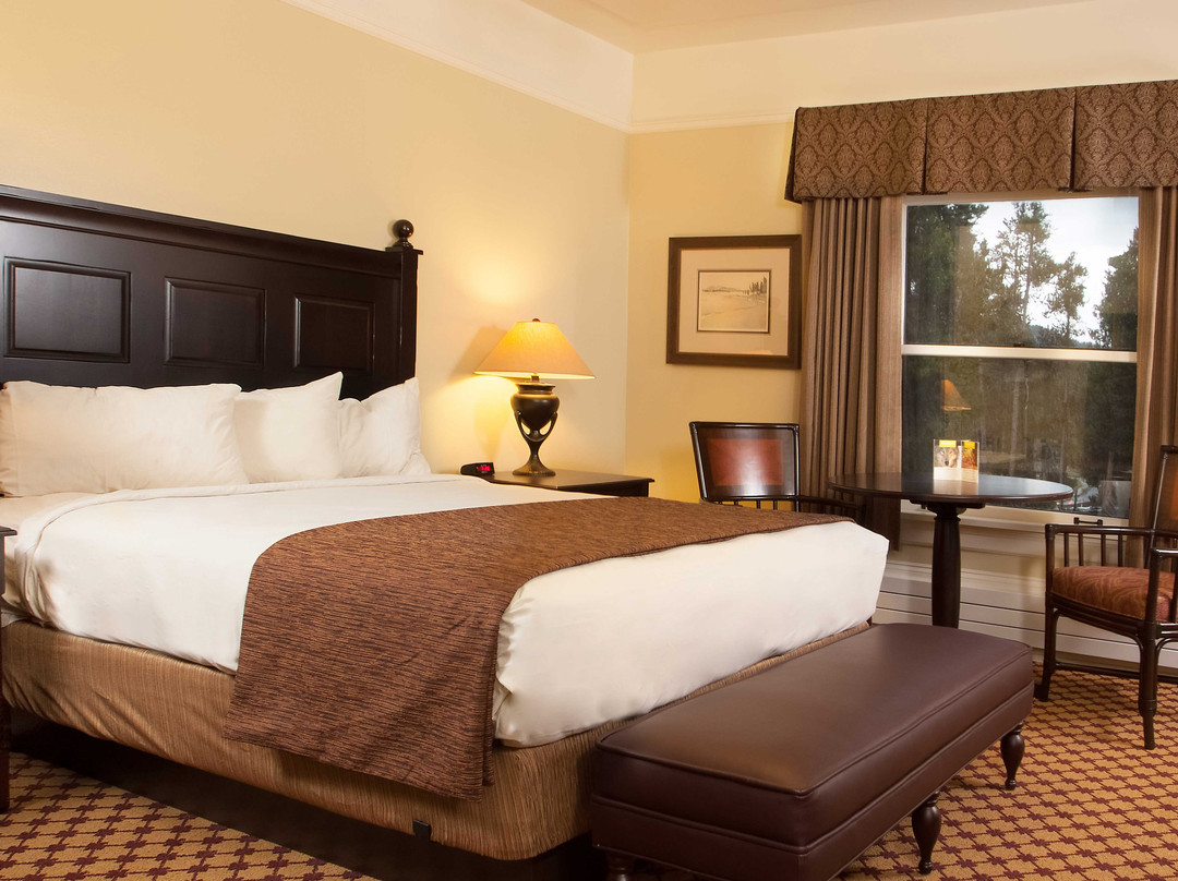 Lake Yellowstone Hotel and Cottages