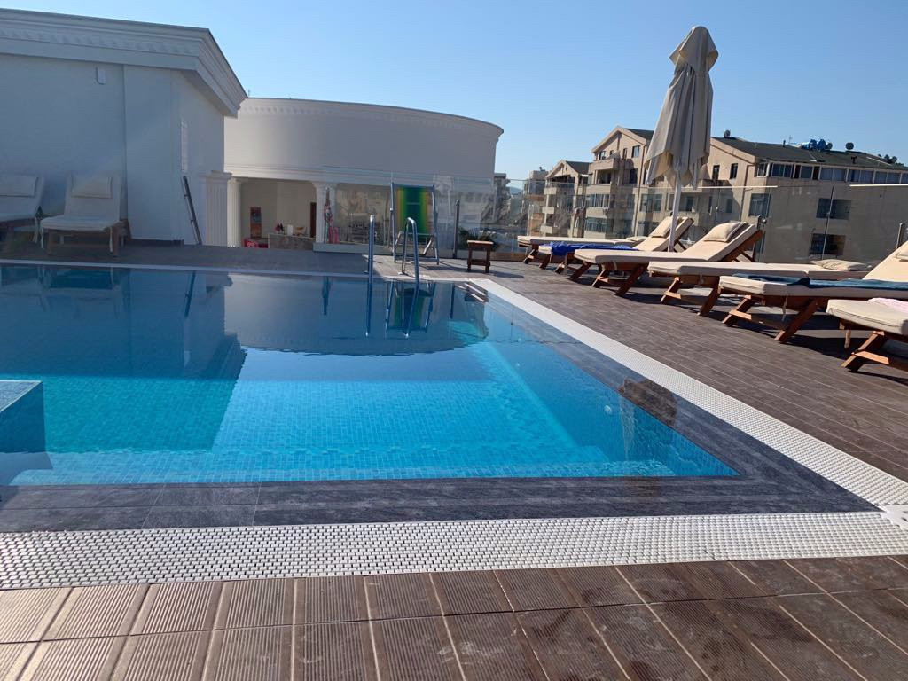 Empire Hotel