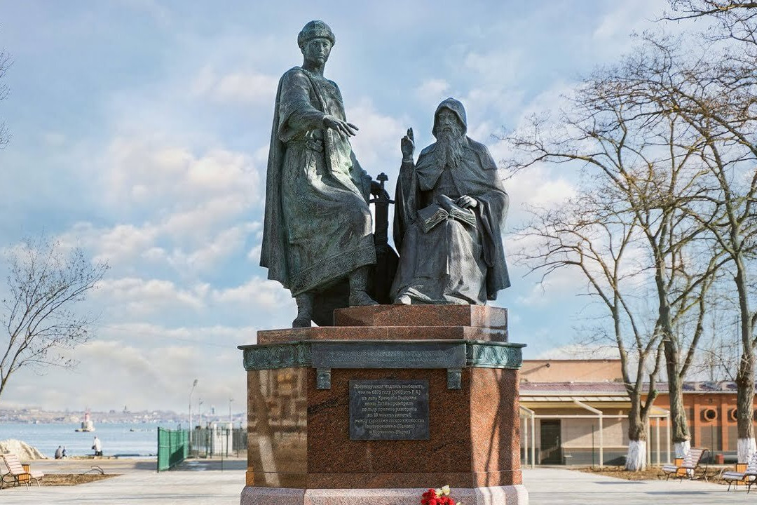 Monument to Prince Gleb and Nikon Abbot-Kerch必去景点